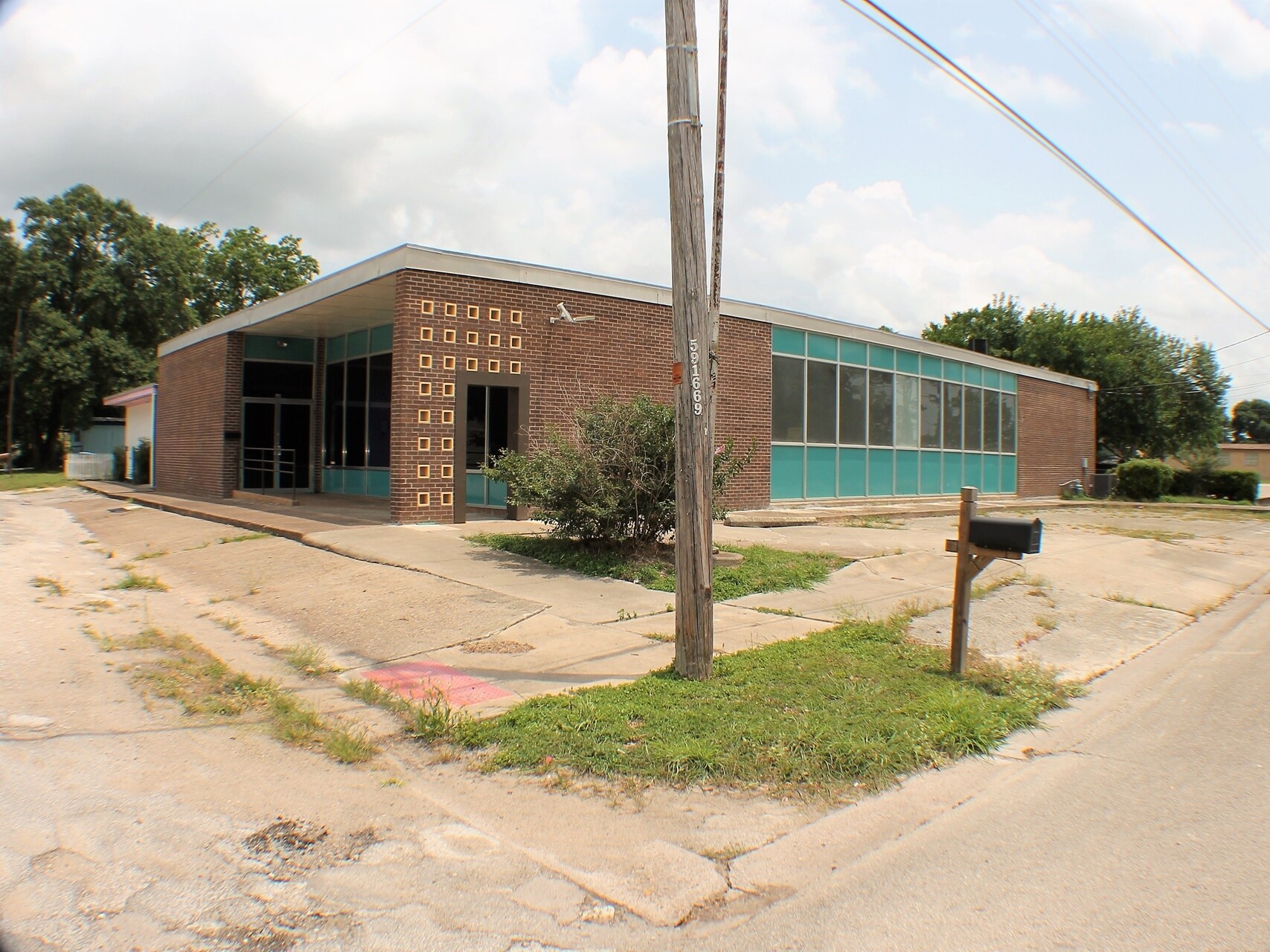 213 W Cypress St, Edna, TX for sale Primary Photo- Image 1 of 1