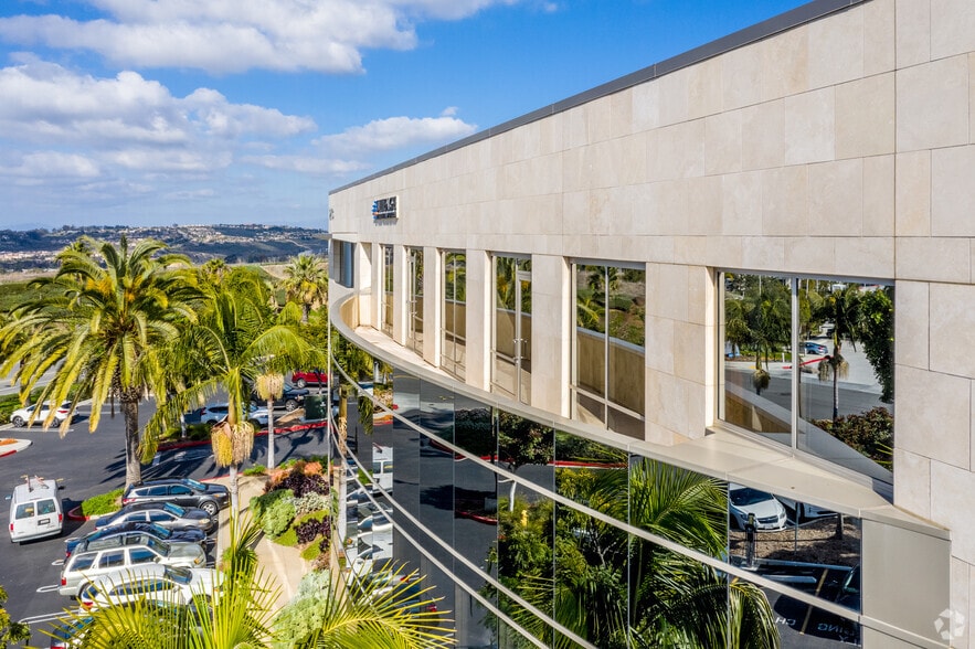 2173 Salk Ave, Carlsbad, CA for lease - Building Photo - Image 2 of 12