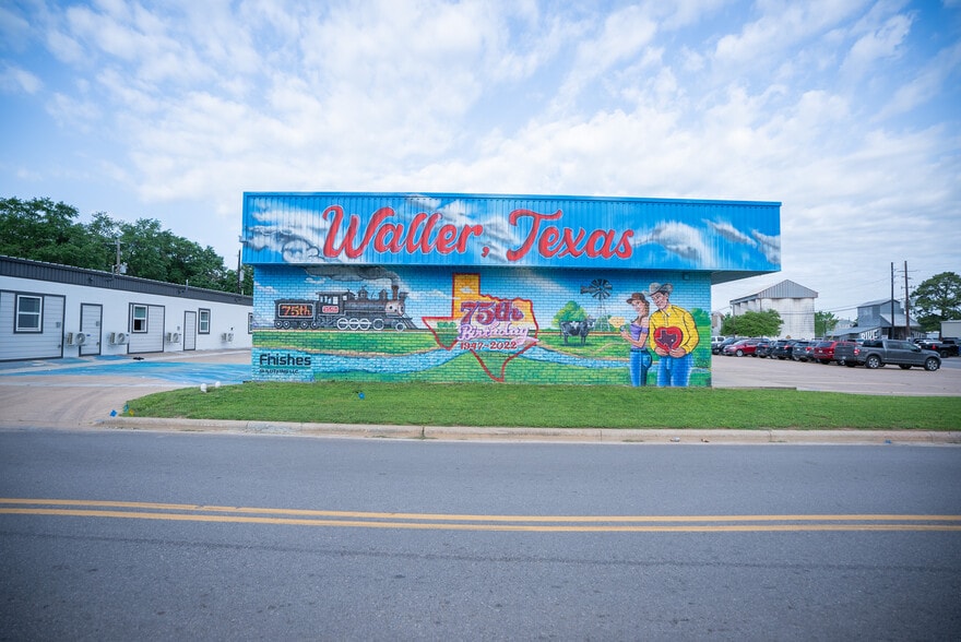 2611 Washington St, Waller, TX for lease - Building Photo - Image 3 of 7