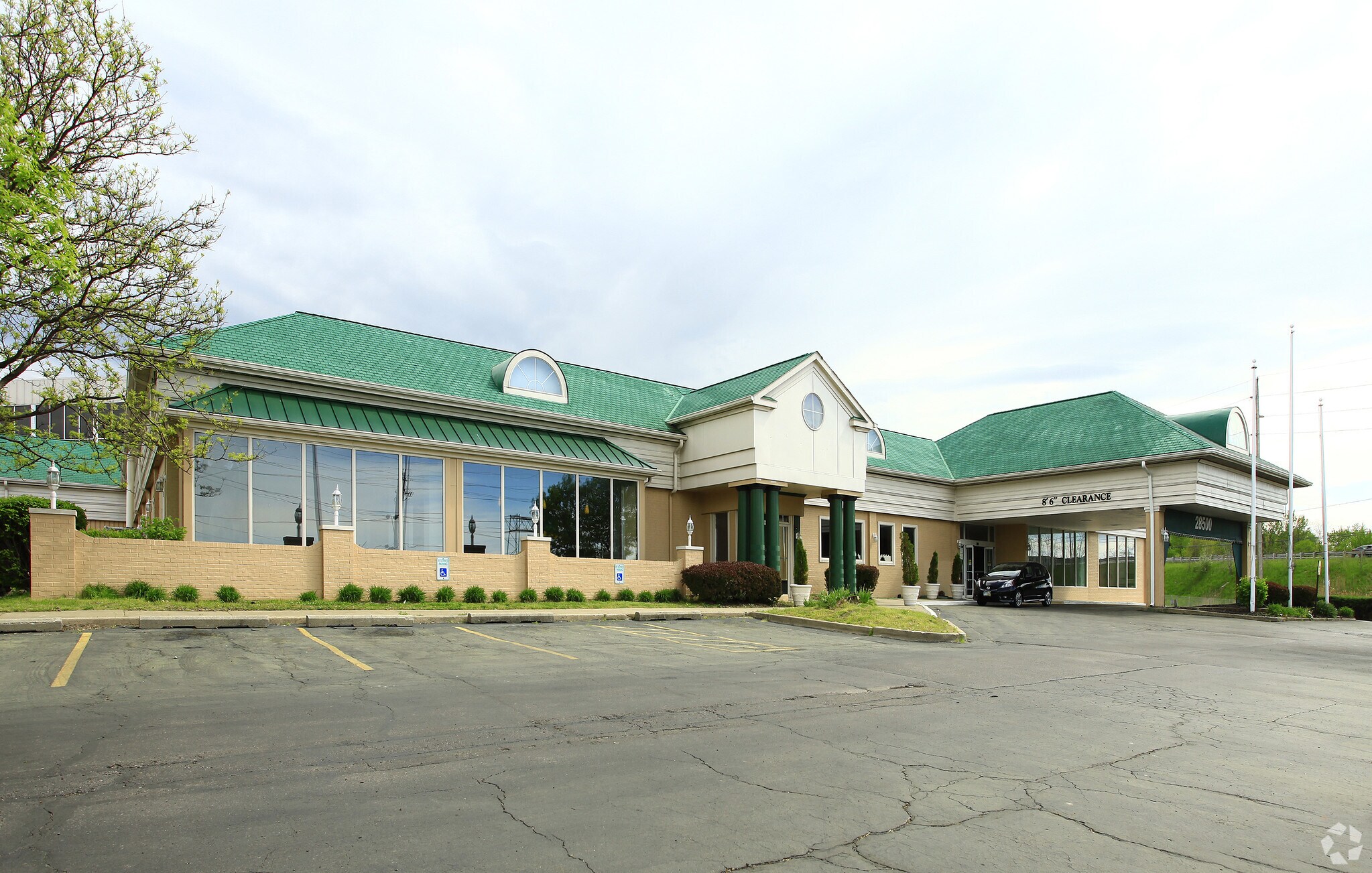 28500 Euclid Ave, Wickliffe, OH for sale Primary Photo- Image 1 of 1