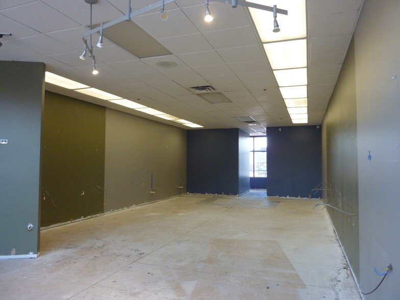 3800 W Old Shakopee Rd, Bloomington, MN for lease - Interior Photo - Image 3 of 26