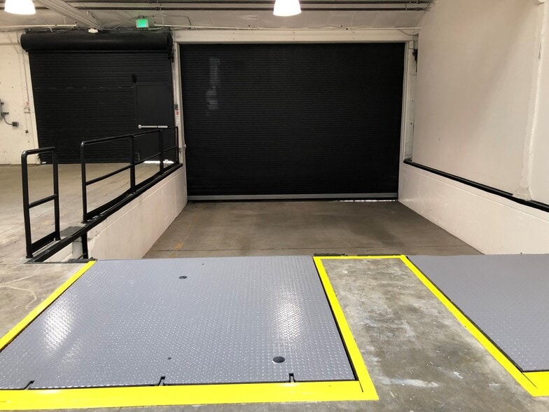 2102 Dennison St, Oakland, CA for lease - Building Photo - Image 3 of 16