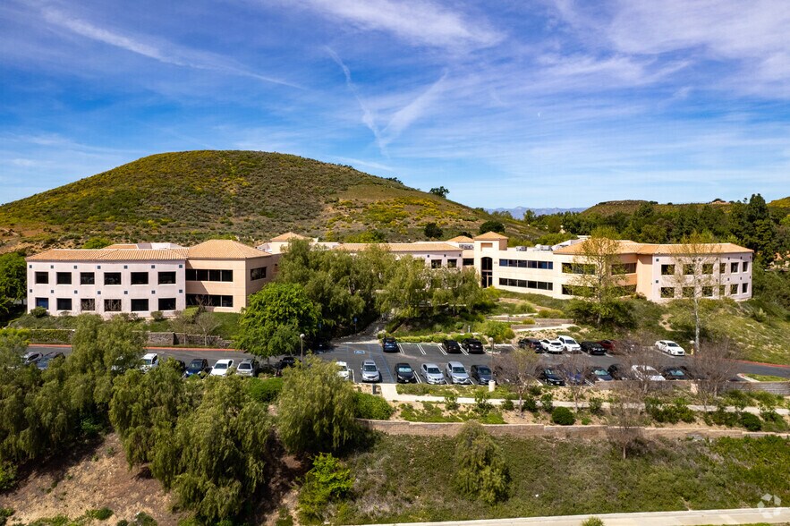 555 St Charles Dr, Thousand Oaks, CA 91360 Office for Lease