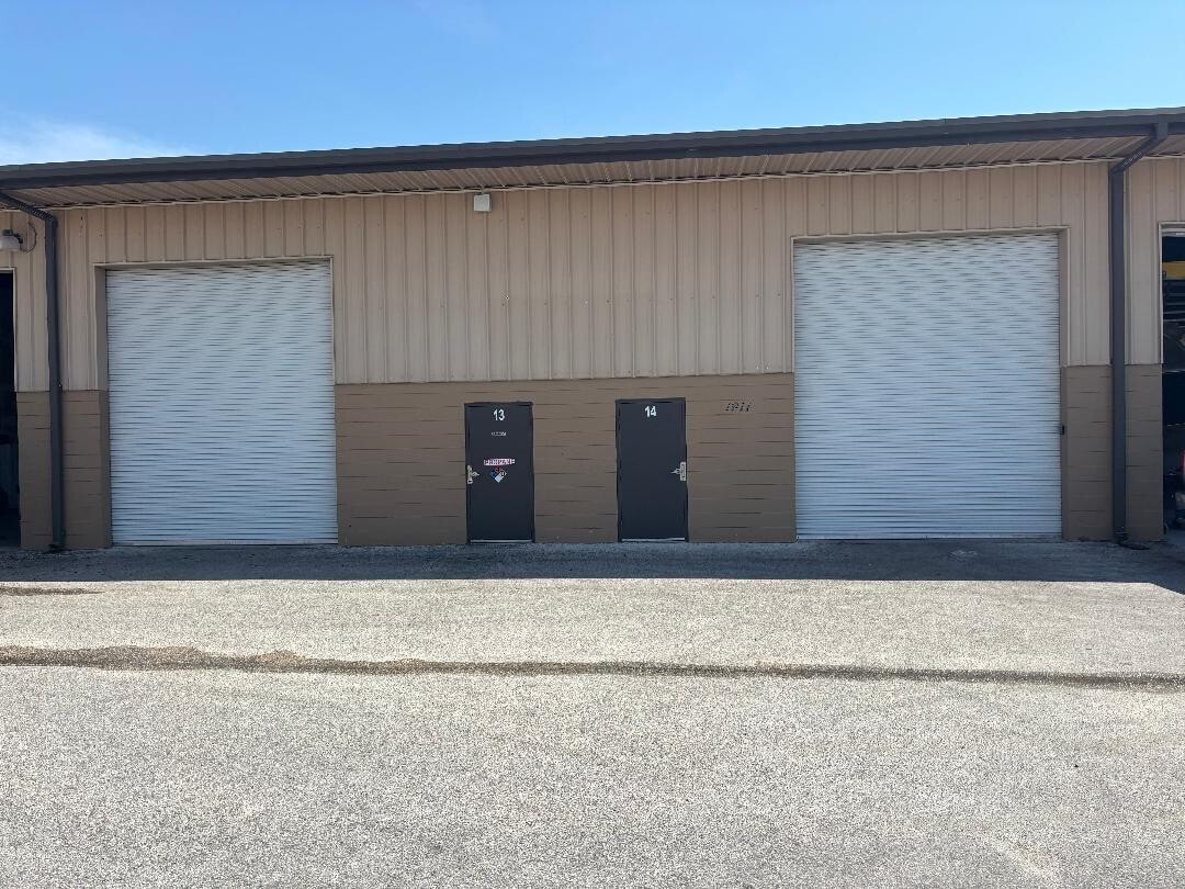 1911 Oakmont Ave, Tarpon Springs, FL for lease Building Photo- Image 1 of 2