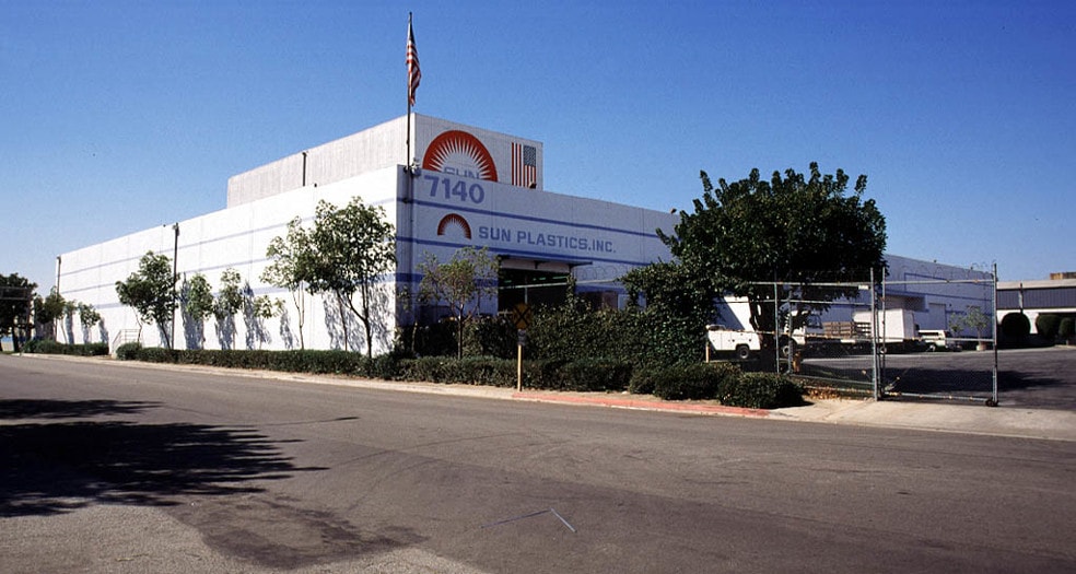 7136-7140 E Slauson Ave, Commerce, CA for lease - Building Photo - Image 2 of 3