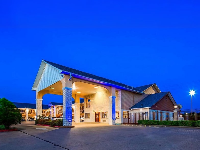 8965 Highway 6, Navasota, TX for sale - Building Photo - Image 1 of 1