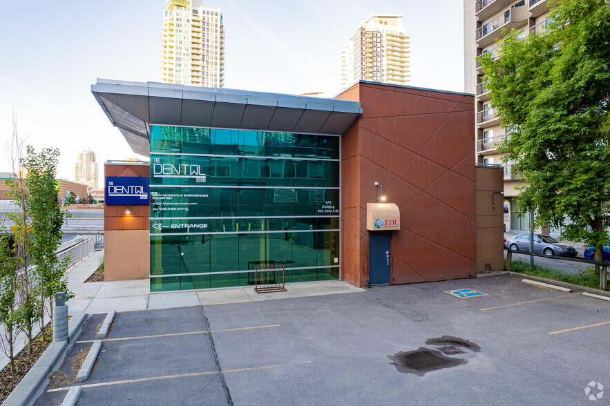 902 9th Ave SW, Calgary, AB for lease - Building Photo - Image 1 of 6