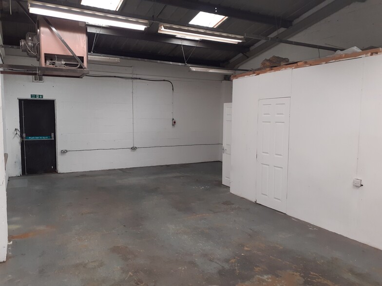 Spalding Rd, Sutterton for lease - Interior Photo - Image 2 of 4