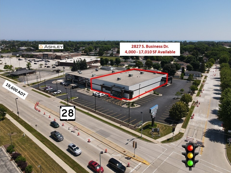 2811-2827 S Business Dr, Sheboygan, WI for lease Interior Photo- Image 1 of 6