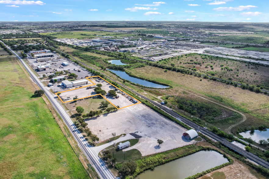 4635 Hunter rd, San Marcos, TX for lease - Building Photo - Image 1 of 6