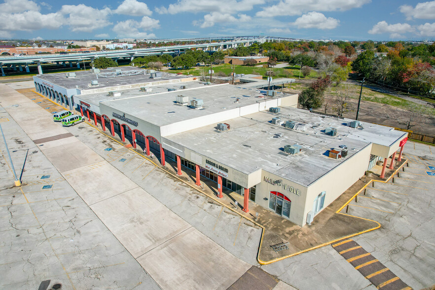 11502-11600 Hughes Rd, Houston, TX for sale - Building Photo - Image 1 of 9