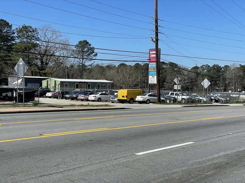 3915 Covington Hwy, Decatur, GA for lease - Building Photo - Image 2 of 2