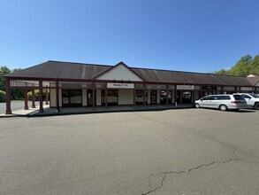 4 Brushy Plain Rd, Branford, CT for lease Interior Photo- Image 1 of 5
