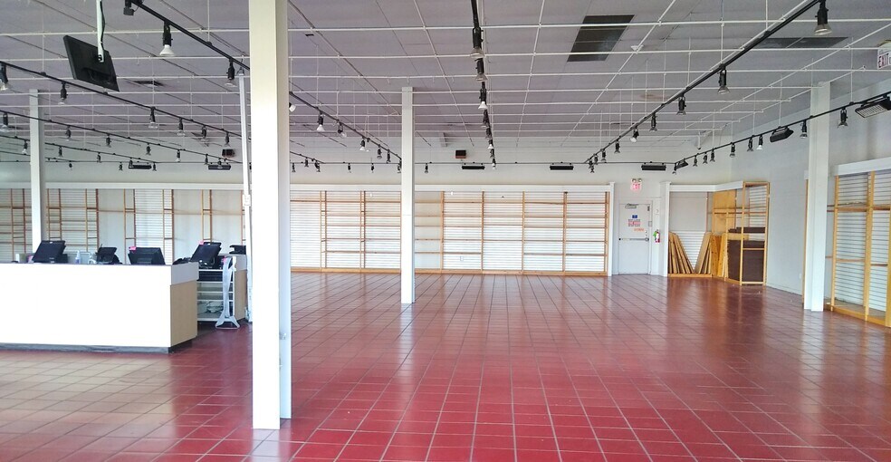 1 Sugar Hollow Rd, Danbury, CT for sale - Interior Photo - Image 1 of 1