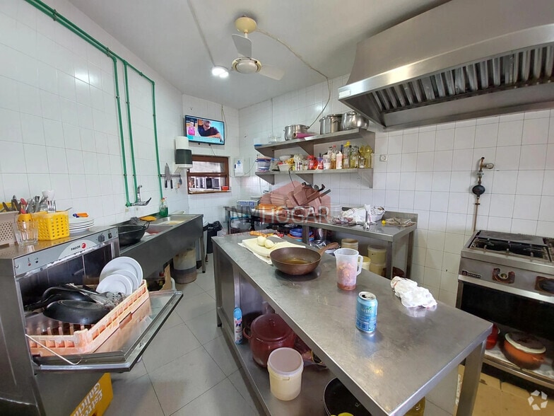 Retail in Adanero, Ávila for sale - Interior Photo - Image 3 of 5