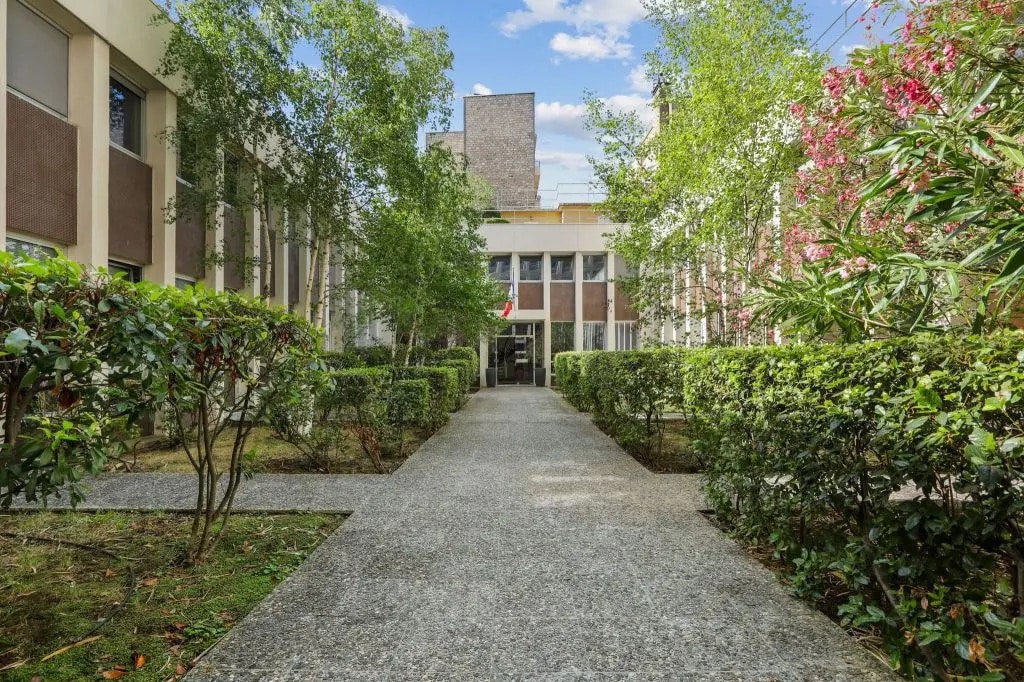 6-8 Rue Eugène Oudiné, Paris for lease Building Photo- Image 1 of 10