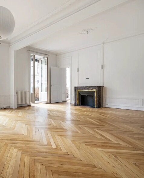 Office in Paris for lease - Interior Photo - Image 3 of 5