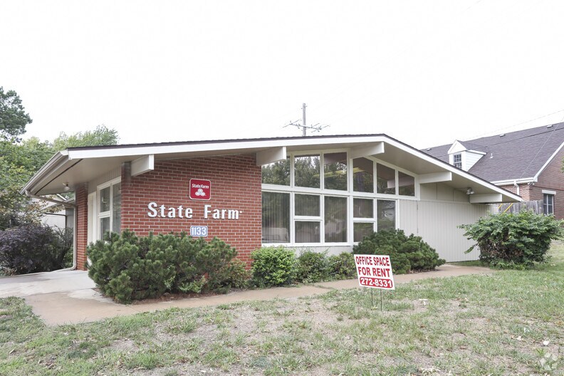 1133 SW Gage Blvd, Topeka, KS for sale Primary Photo- Image 1 of 1