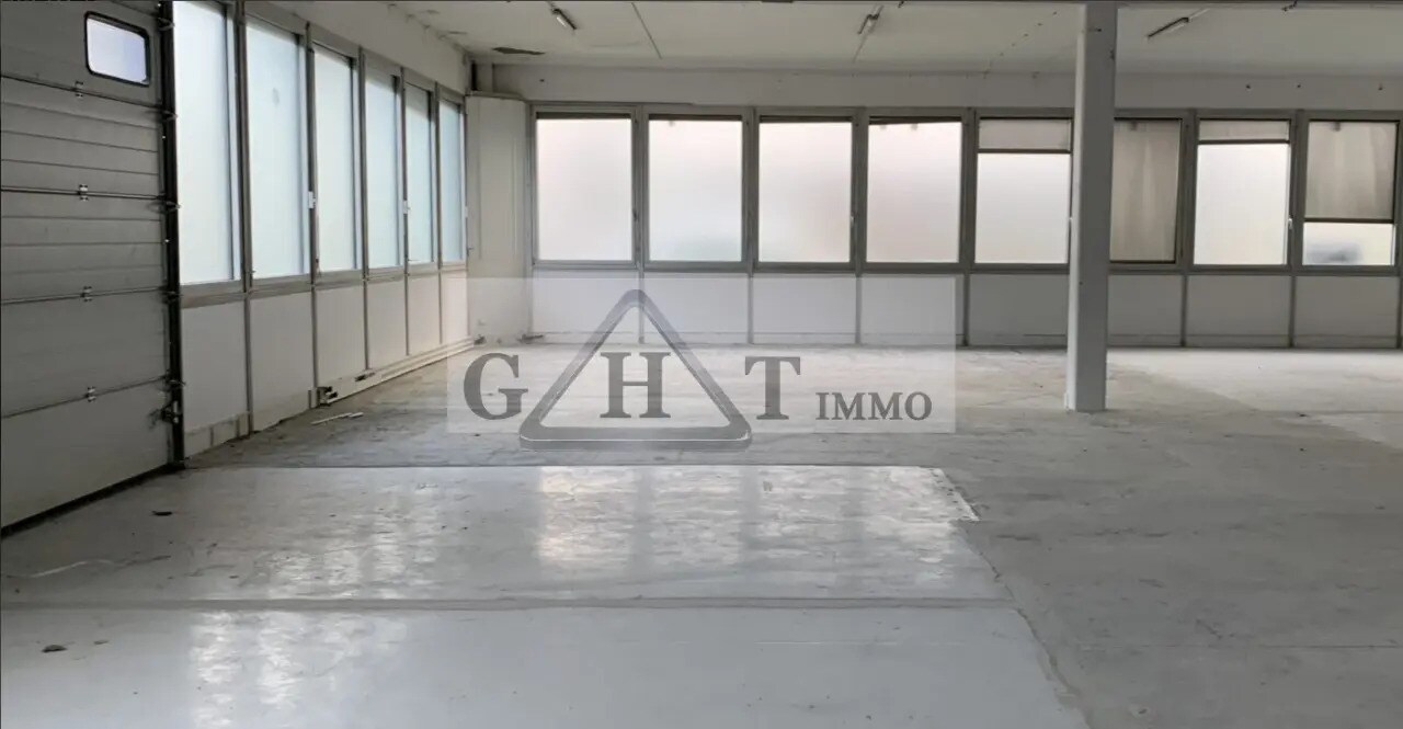 Industrial in Gennevilliers for lease Interior Photo- Image 1 of 4