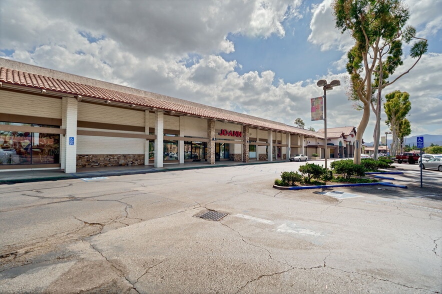 1300-1530 N Moorpark Rd, Thousand Oaks, CA for lease - Building Photo - Image 3 of 23