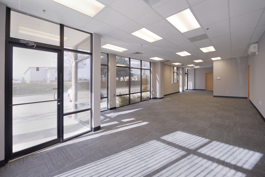 6748 N Franklin Ave, Loveland, CO for lease - Building Photo - Image 2 of 12