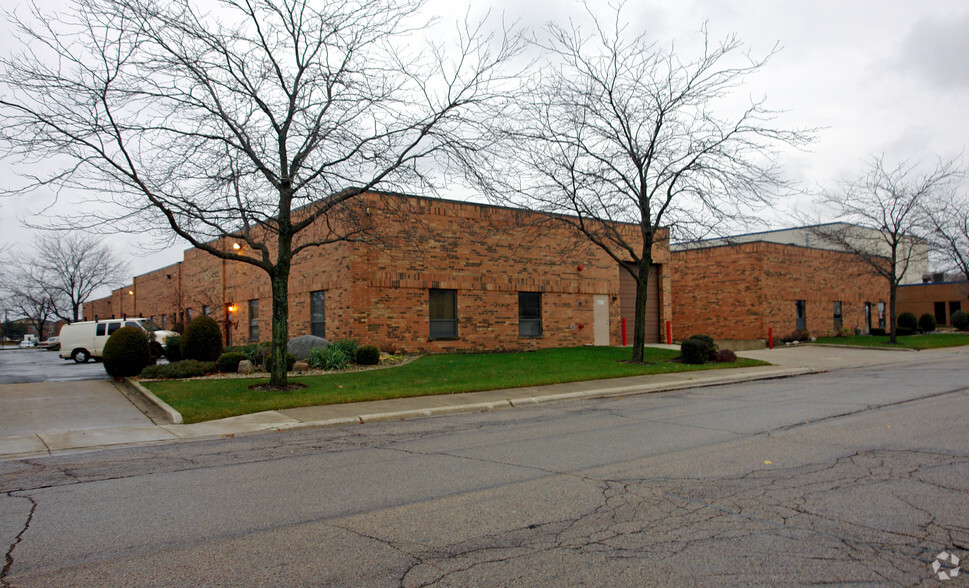 1720-1730 Wright Blvd, Schaumburg, IL for lease - Building Photo - Image 3 of 3