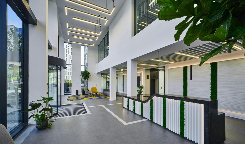 1 Manor House Dr, Coventry for lease - Building Photo - Image 3 of 11