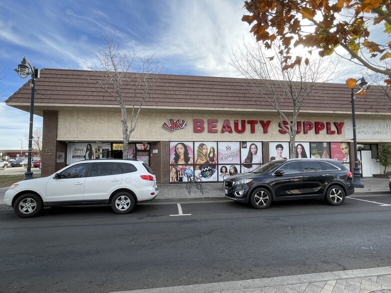 640-646 W Lancaster Blvd, Lancaster, CA for sale - Primary Photo - Image 1 of 8