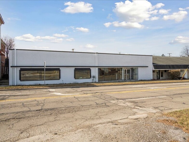 1107 Crooks Rd, Royal Oak, MI for lease - Building Photo - Image 1 of 9