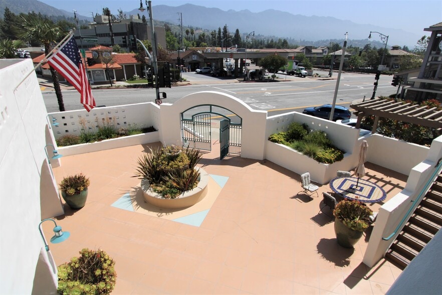 1030 Foothill Blvd, La Cañada Flintridge, CA for lease - Building Photo - Image 3 of 7