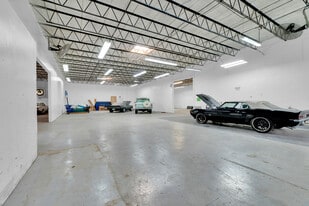 224 NE 32nd Ct, Oakland Park FL - Warehouse