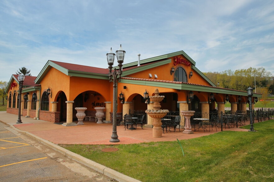 4207 Oakwood Hills Pkwy, Eau Claire, WI for sale - Primary Photo - Image 2 of 22