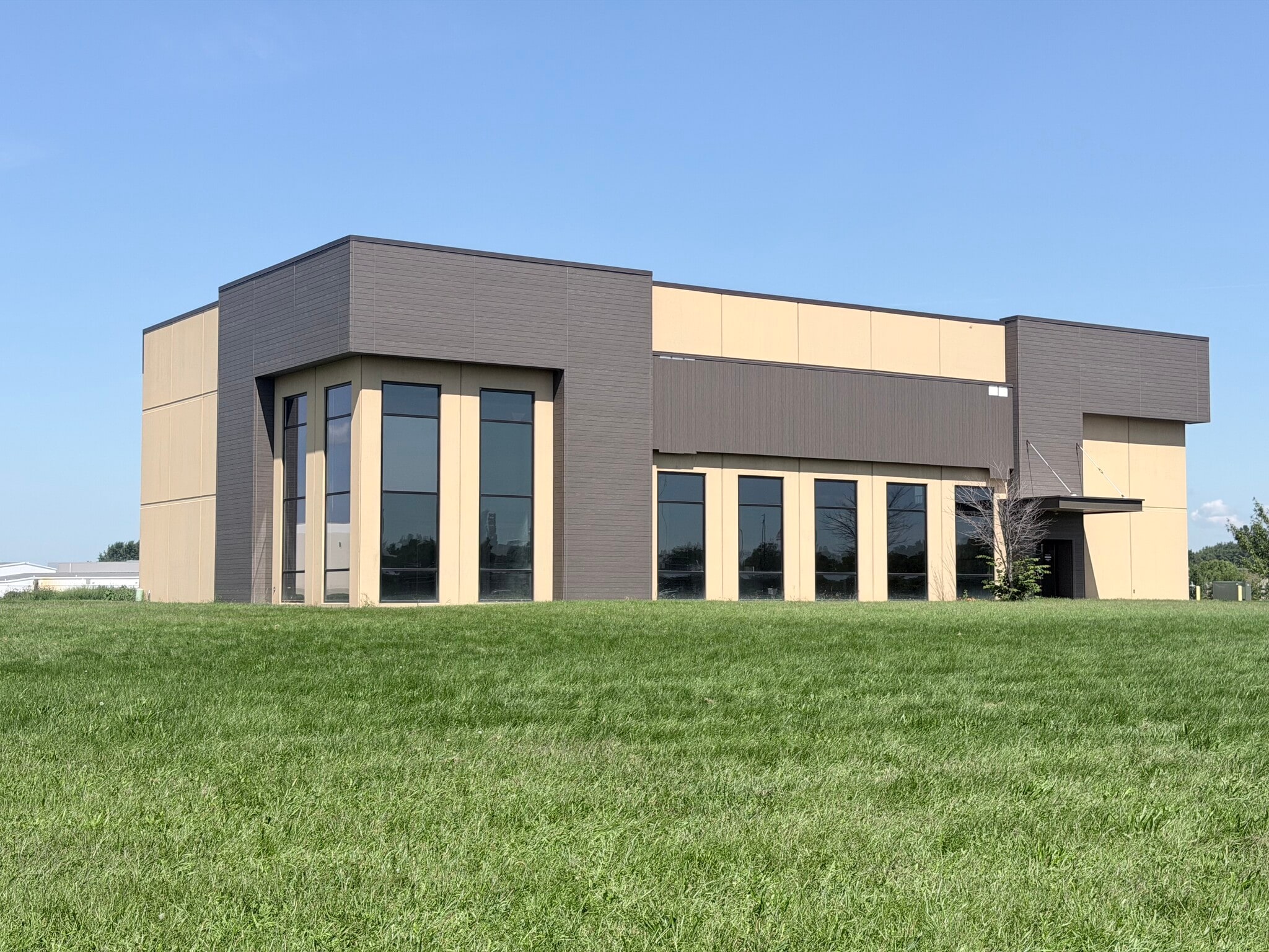 572 Brewery Ln, Bourbonnais, IL for lease Interior Photo- Image 1 of 19