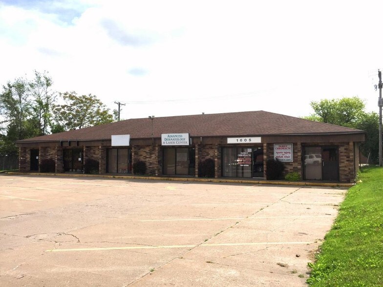 1601-1621 Plaza Pl, Muscatine, IA for sale - Primary Photo - Image 1 of 1