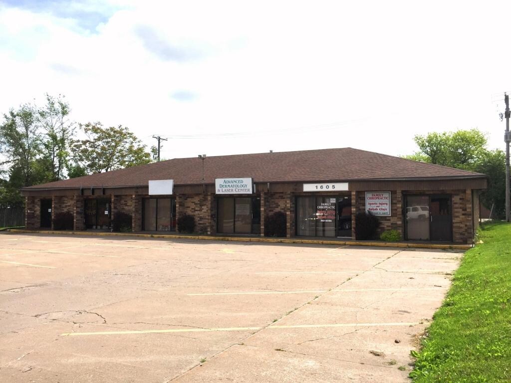 1601-1621 Plaza Pl, Muscatine, IA for sale Primary Photo- Image 1 of 1