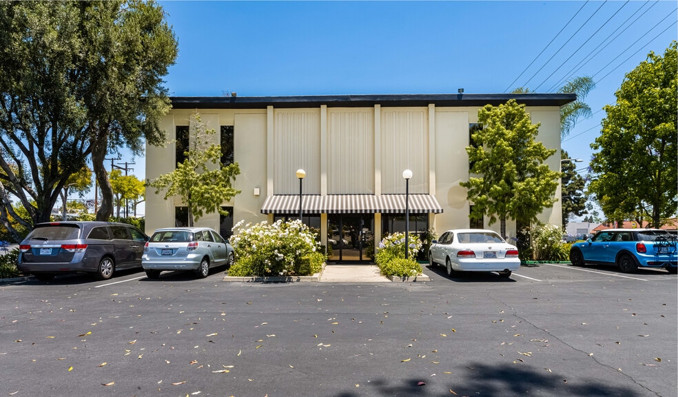 595 W Lambert Rd, Brea, CA for lease - Primary Photo - Image 3 of 22