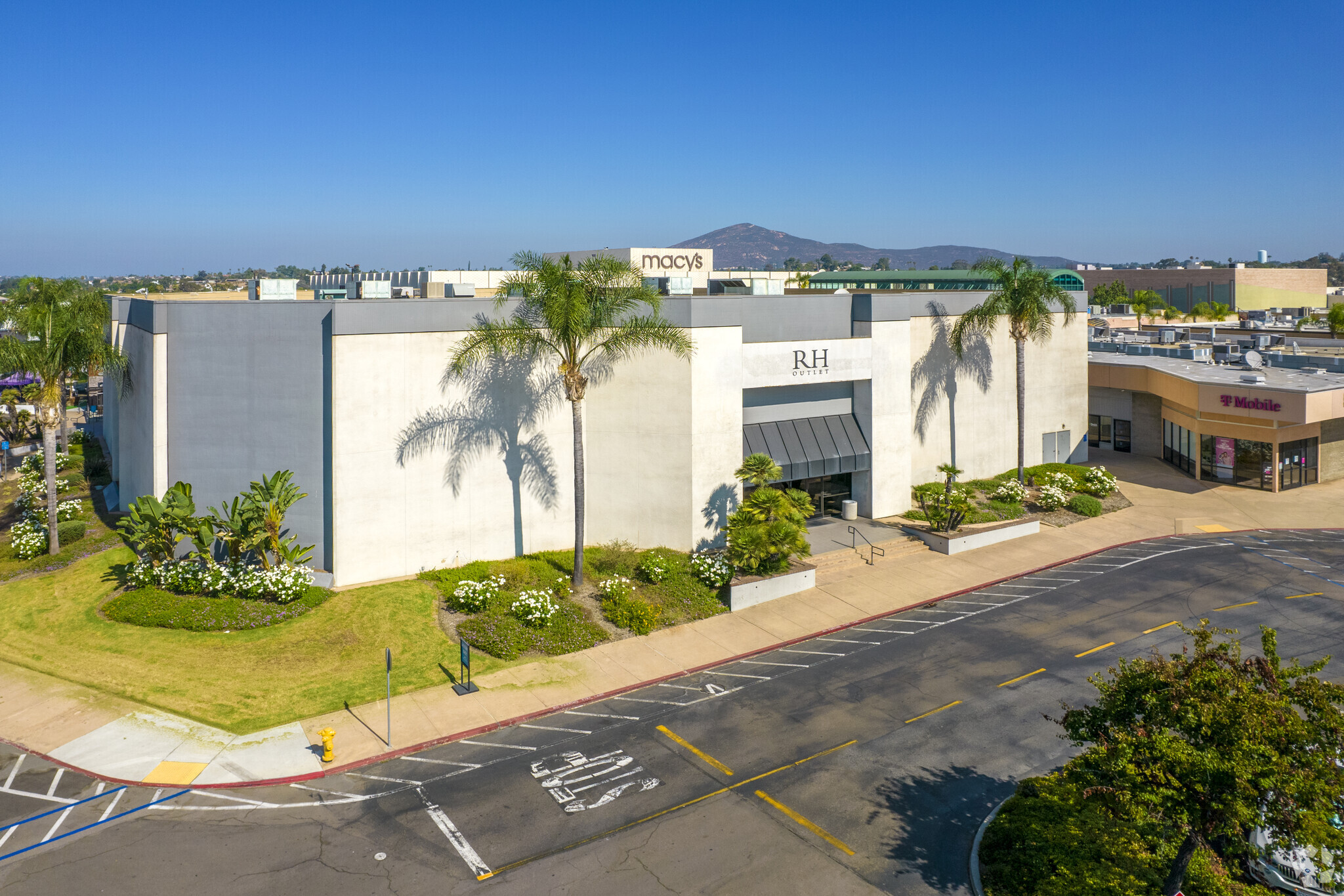 5500 Grossmont Center Dr, La Mesa, CA for lease Building Photo- Image 1 of 9