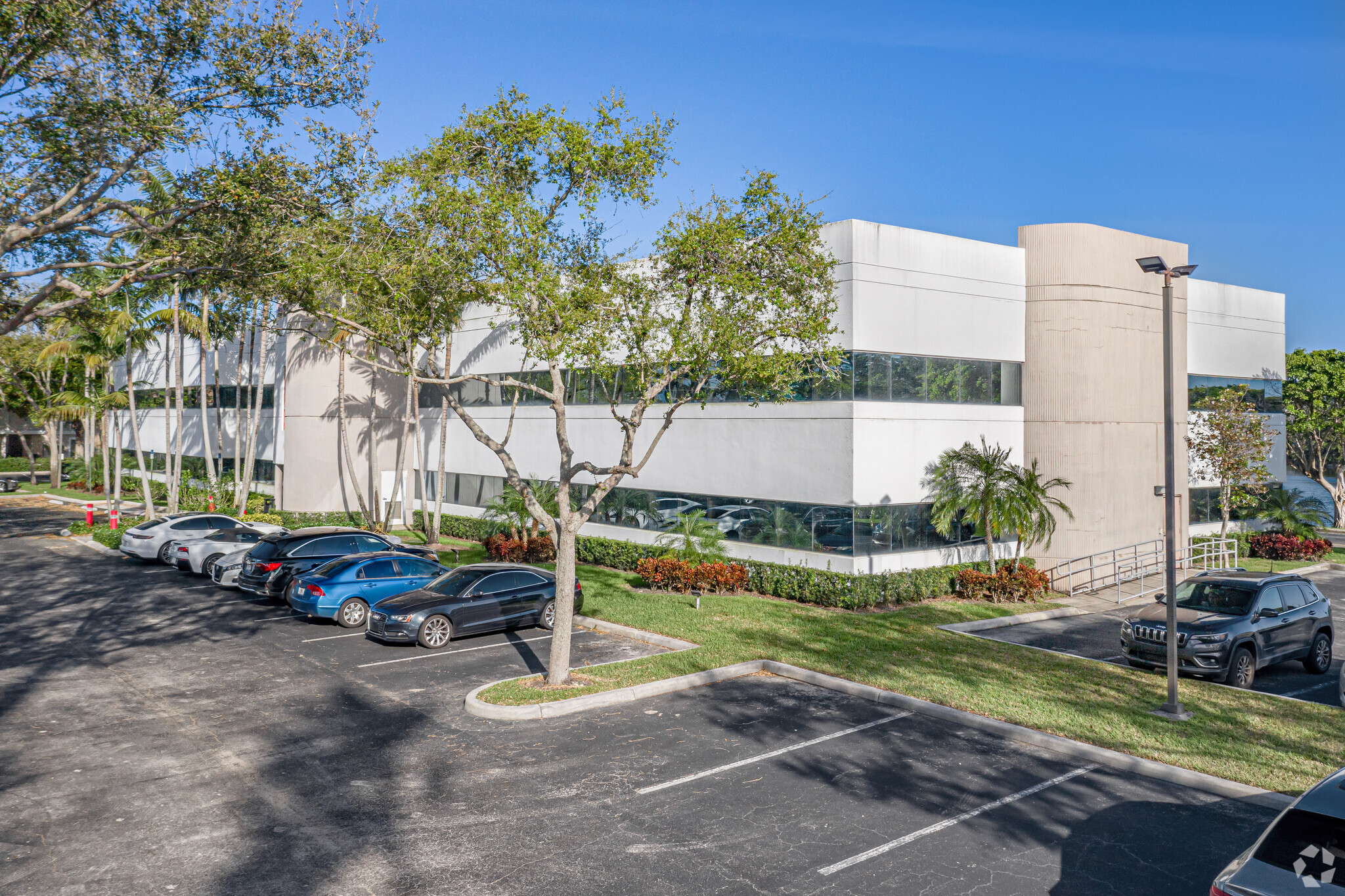 551 NW 77th St, Boca Raton, FL 33487 - One Boca Commerce Center | LoopNet