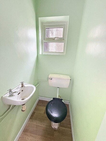 262 Werrington Rd, Stoke On Trent for lease - Building Photo - Image 2 of 6