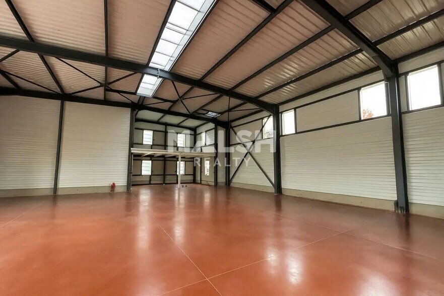 Flex in OULLINS-PIERRE-BÉNITE for lease - Building Photo - Image 3 of 11