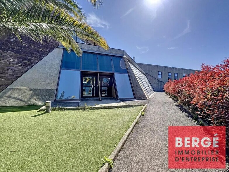 Office in Cannes for lease - Building Photo - Image 1 of 4