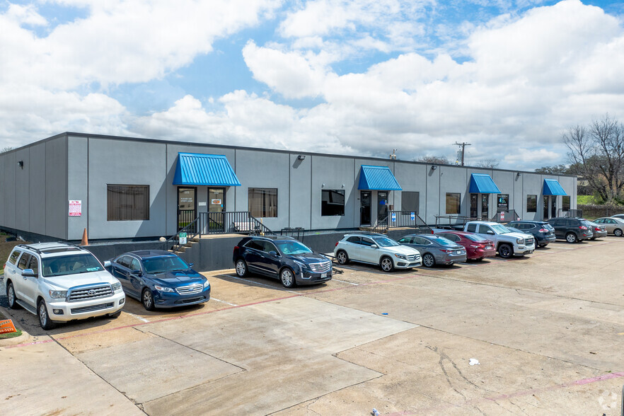 1510 Randolph St, Carrollton, TX for lease - Building Photo - Image 1 of 20