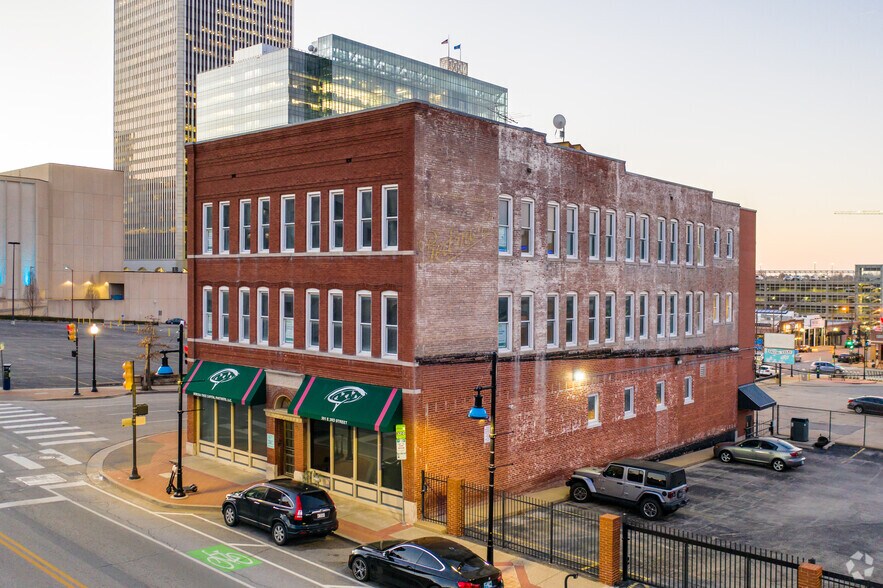 233 S Detroit Ave, Tulsa, OK for lease - Primary Photo - Image 2 of 11