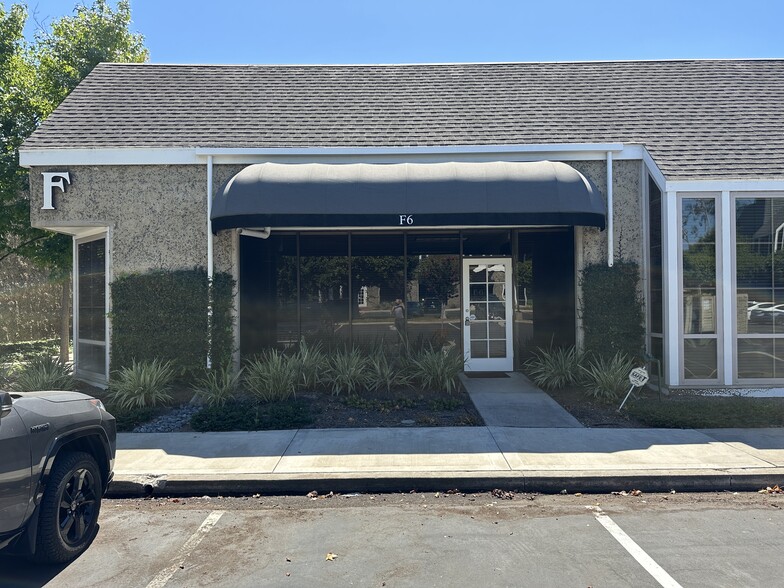 151 Kalmus Dr, Costa Mesa, CA for lease - Building Photo - Image 3 of 23