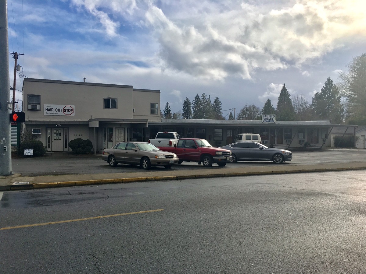 1252 NW 6th St, Grants Pass, OR 97526 | LoopNet