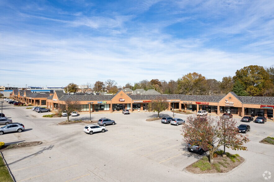3828 S Lindbergh Blvd, Saint Louis, MO 63127 Sunset Village Shops