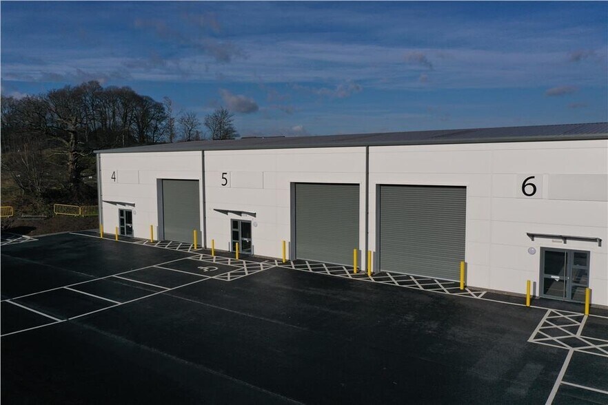 Crosbie Grove, Kidderminster for lease - Building Photo - Image 1 of 7