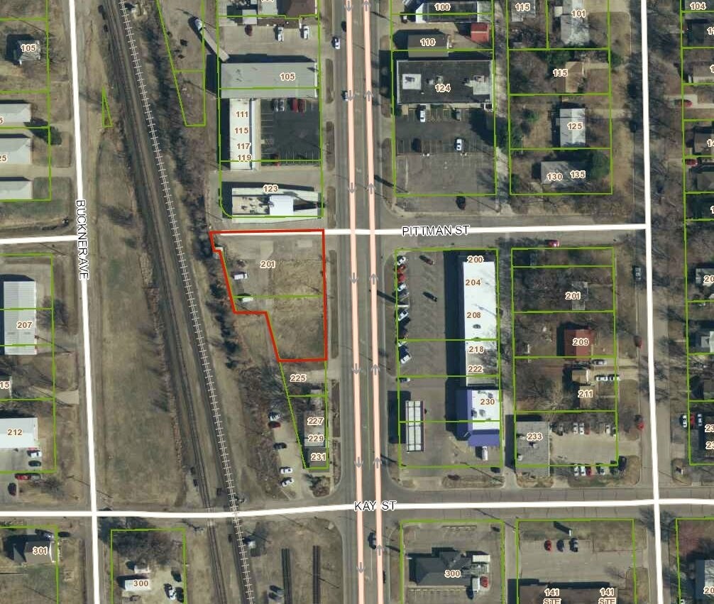 201 S Baltimore Dr, Derby, KS 67037