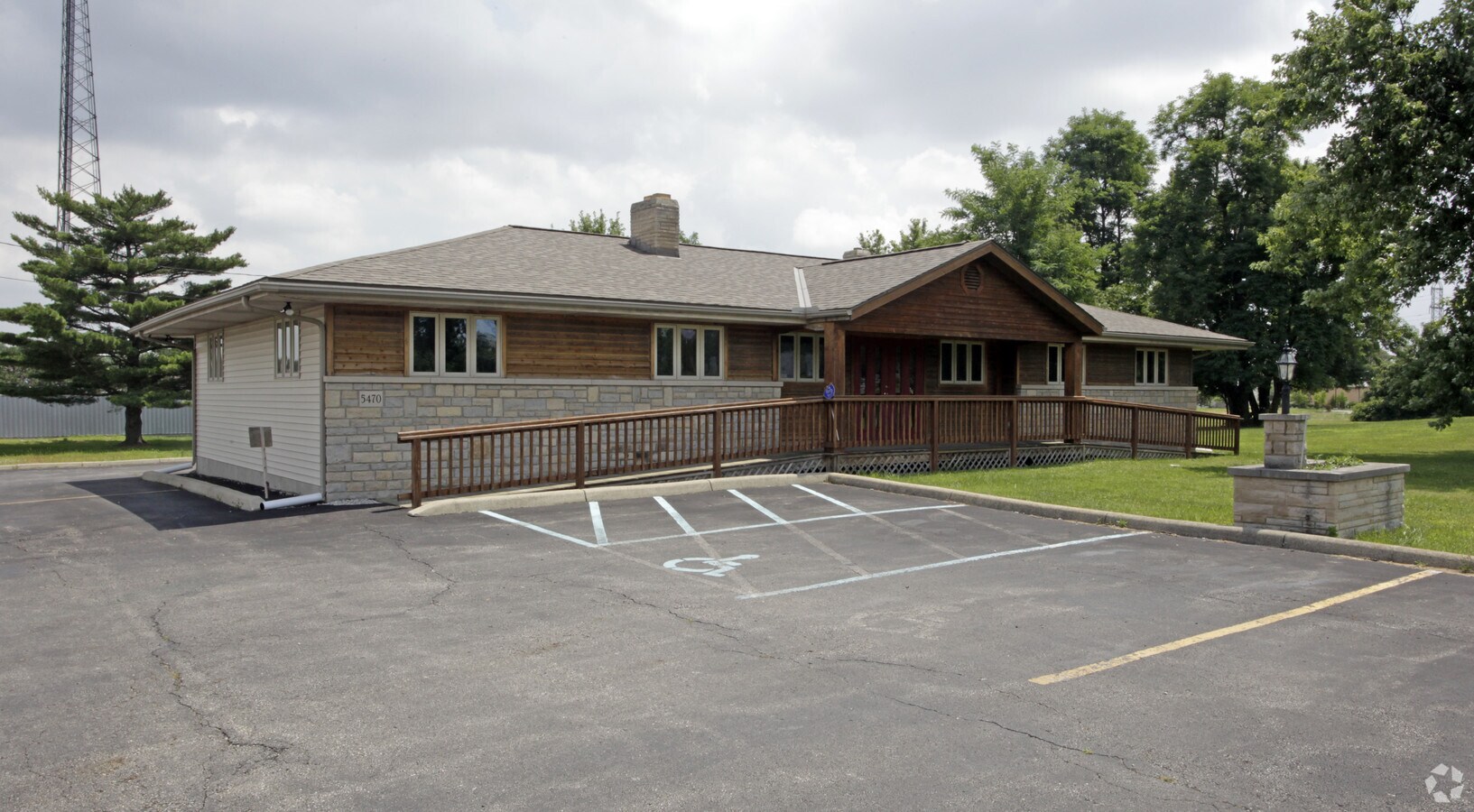 5470 N Hamilton Rd, Columbus, OH 43230