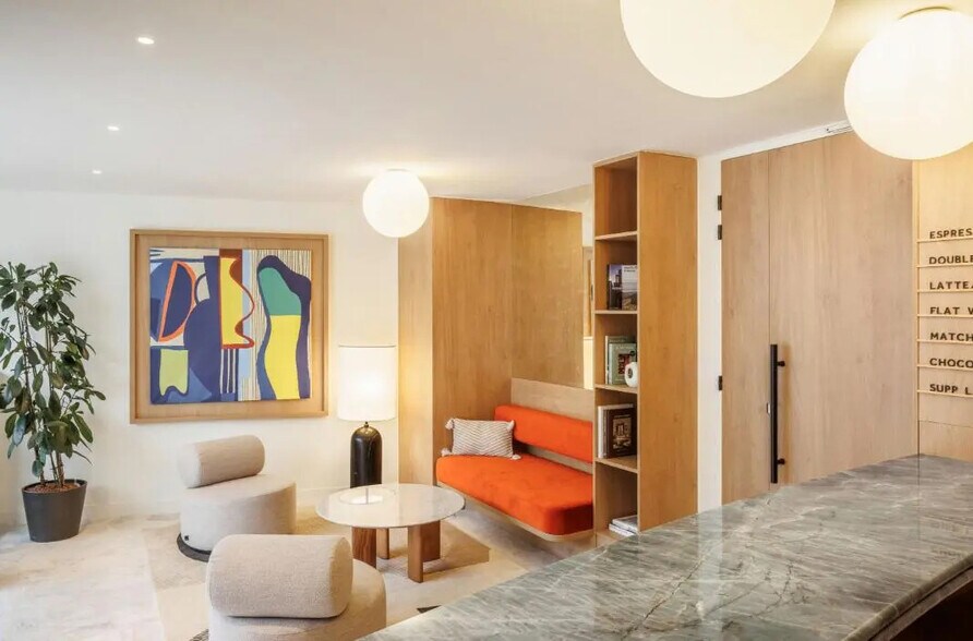 Office in Neuilly-sur-Seine for lease - Interior Photo - Image 2 of 13